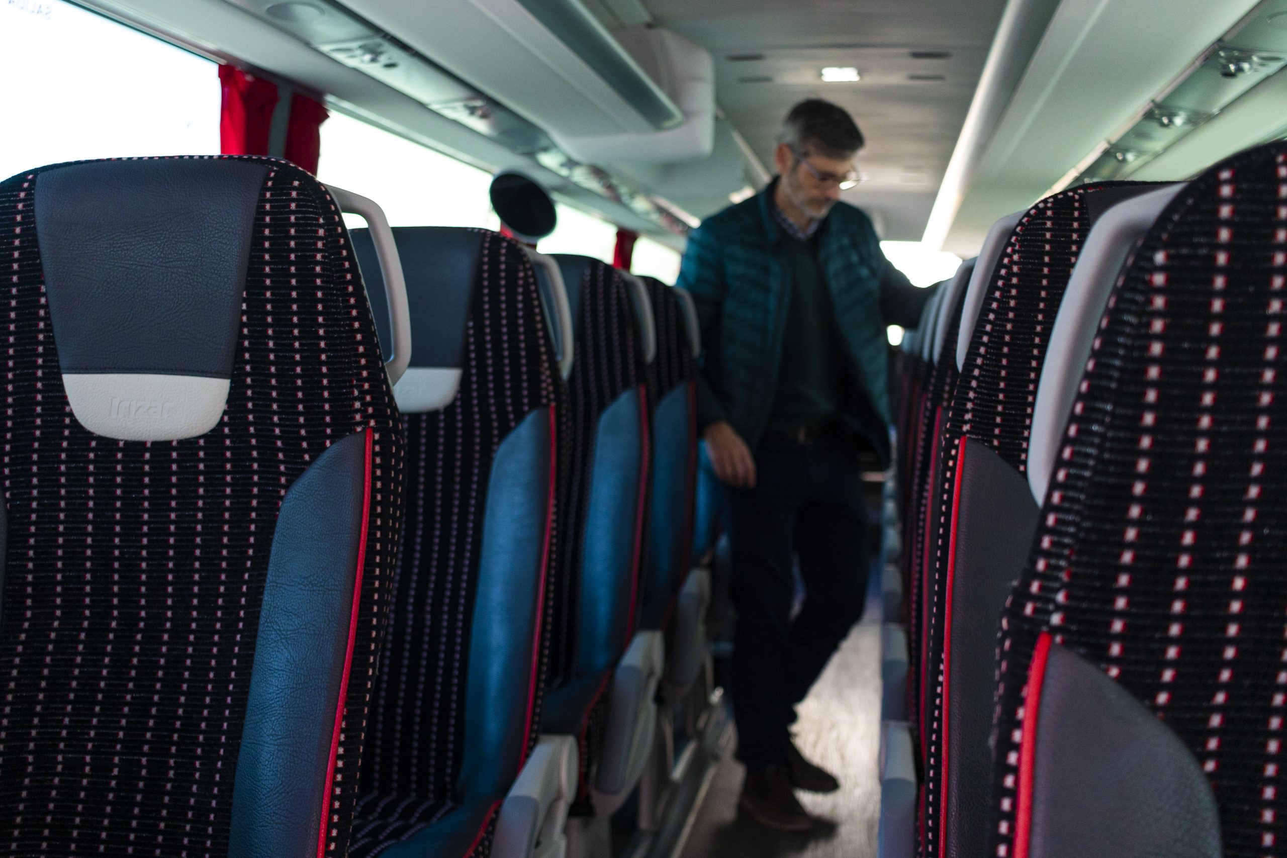 interior con pasajero 1 scaled